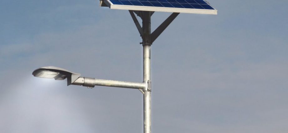 solar pole lights