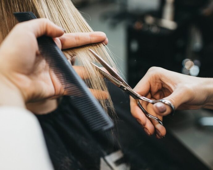 5 Tips for Jumpstarting Your Career as a Hair Stylist
